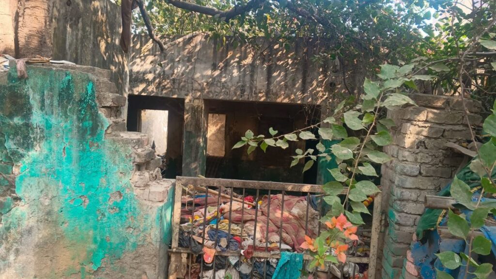 Unsafe veterinary hospital building in Ramkumar Marg with high accident risk